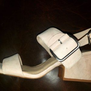 NWOT Naturalizer Women's Size 11 Suede Sandals